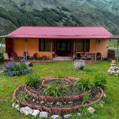 Januka Garden At Sno Villa Kazbegi Luaran gambar