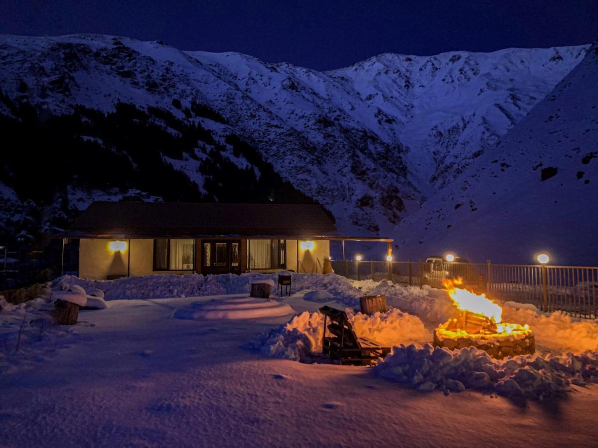 Januka Garden At Sno Villa Kazbegi Luaran gambar