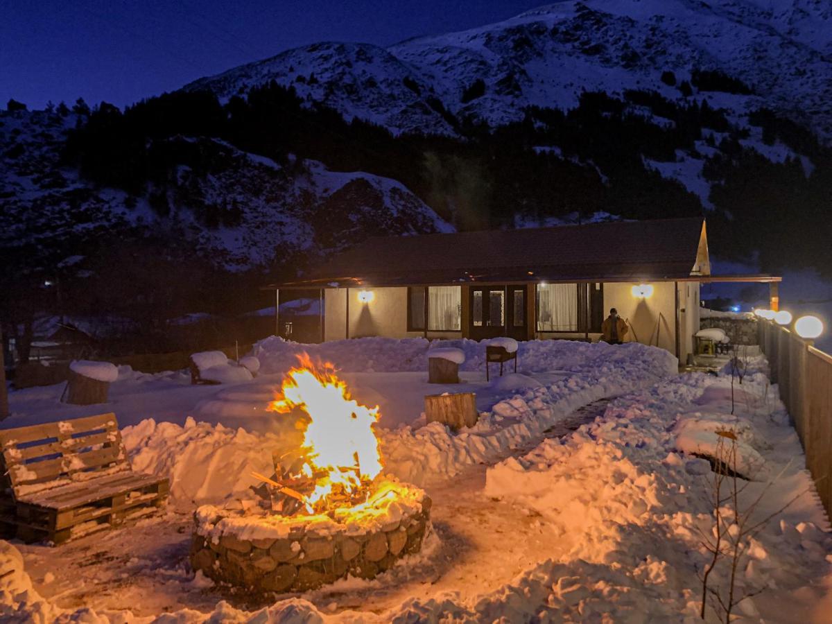 Januka Garden At Sno Villa Kazbegi Luaran gambar